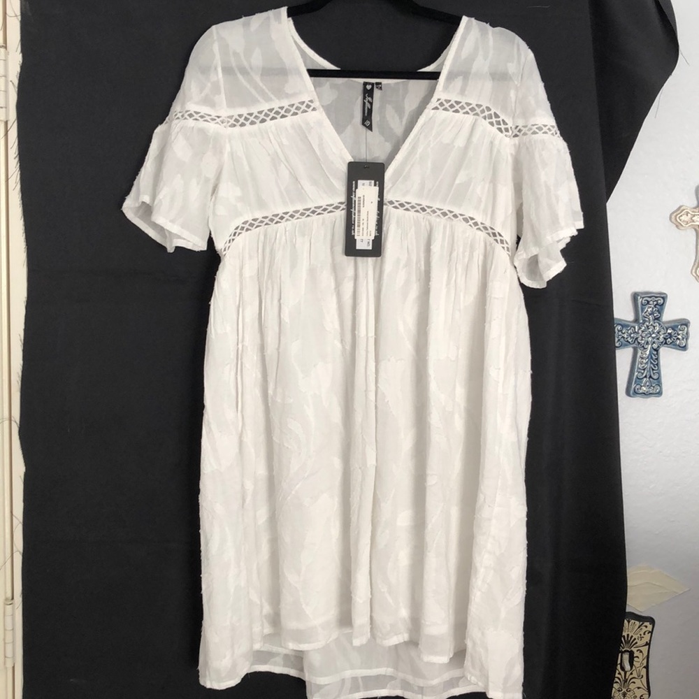 Very cute white Dress New with Tags by “Influence”